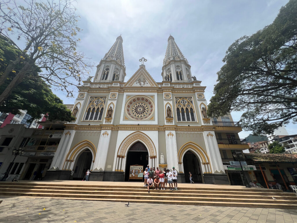 TOUR A JARDÍN
 SUROESTE ANTIOQUEÑO