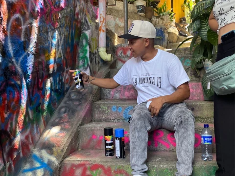Graffiti Tour y Comuna 13 4 Tours en medellin a la comuna 13