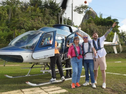 Guatapé Experiencia en Helicóptero 1 volar en helicoptero