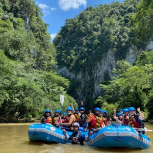 Tour de Aventura Privado Rafting en Rio Claro